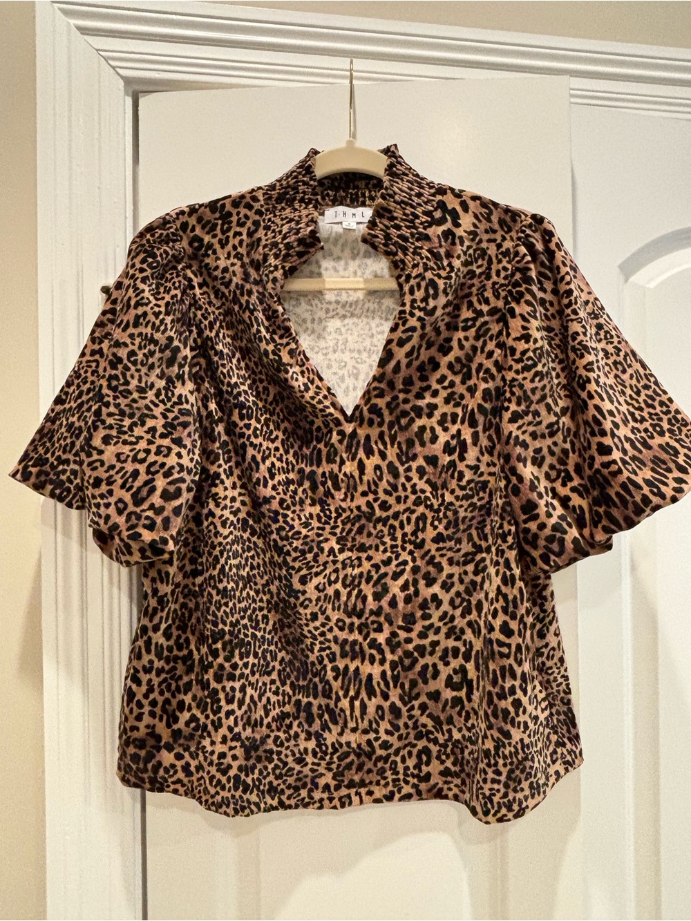 THML Leopard Print V-Neck Puff Sleeve Blouse - Brown/Black